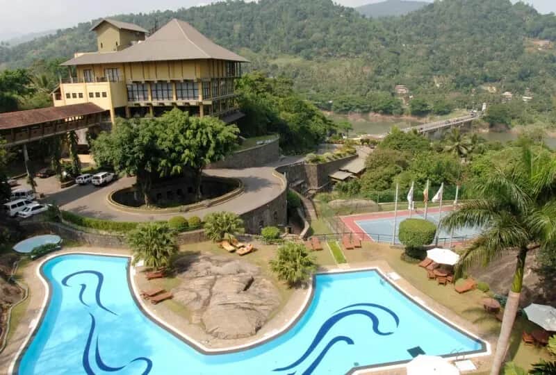 Earl's Regency