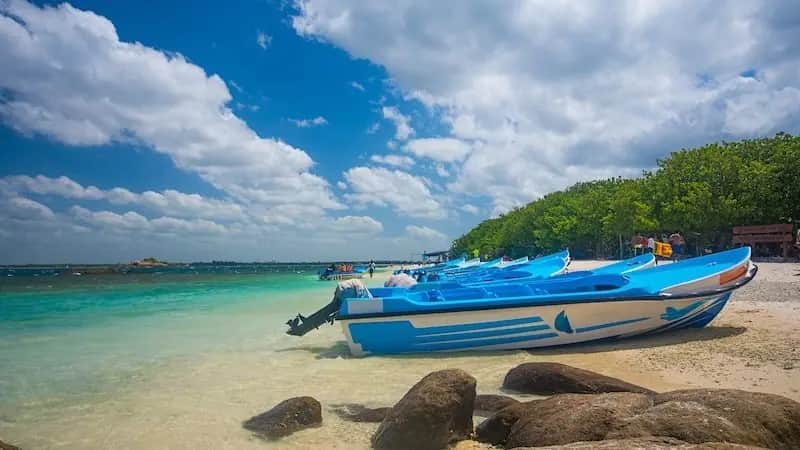 Hotels in Trincomalee Hotels in Trincomalee